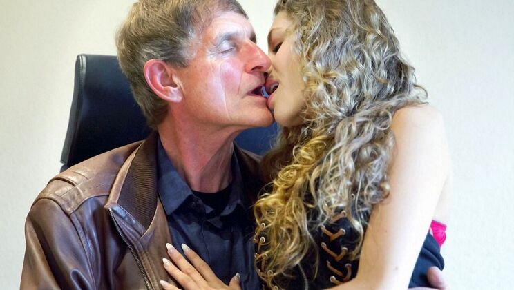 [Oldje] - Rebel Lynn in a Bikini Gets Fucked - Rebel Lynn - Patrik