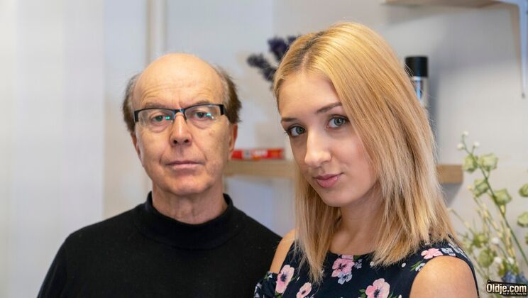 [Oldje] - Blonde Sofi Otis Gets Down and Dirty