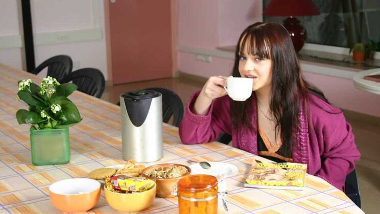 [Oldje] - The Young and Old Kissing - Hugh - Anishka