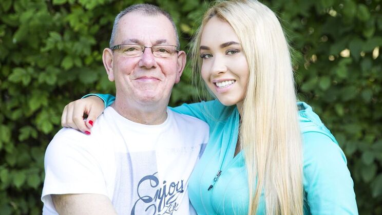 [Oldje] - Young Blonde Gets Wet - Briana Bounce - Bryn