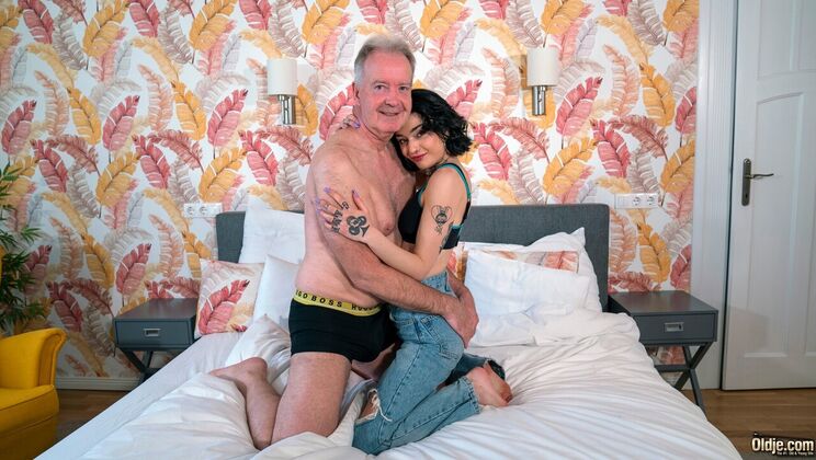 [Oldje] - Blowjob and Cumshot with an Older Lover