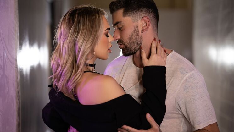 [TransAngels] - Outdoor Adventure with Athletic Build - Emma Rose - Chris Damned