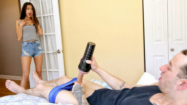 [SpyFam] - Big Dick Stepbro Turns On Horny Step Sister