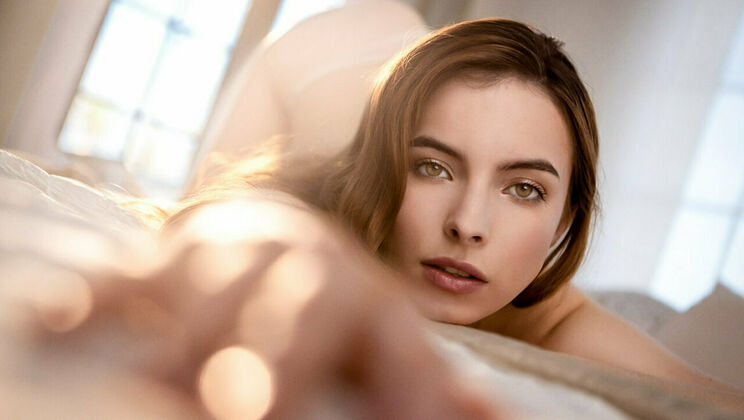 Loren Sun's Wet Pussy Masturbation