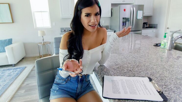 Savannah Sixx's Deepthroat Skills