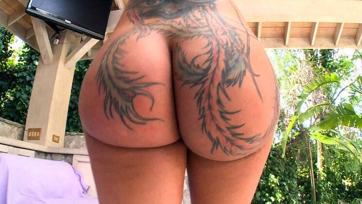 [AssParade] - Brunette Beauty Bella Bellz in Cumshot Facial - Bella Bellz