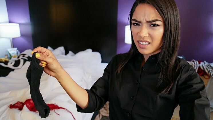 [IKnowThatGirl] - Maid Catches Couple Cheating in Hotel Bathroom