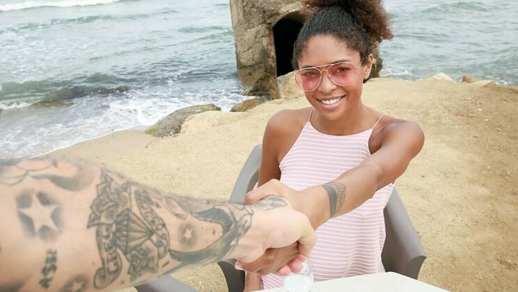 [PublicPickups] - Blowjob Beach Adventure - Mike Angelo - Luna Corazon