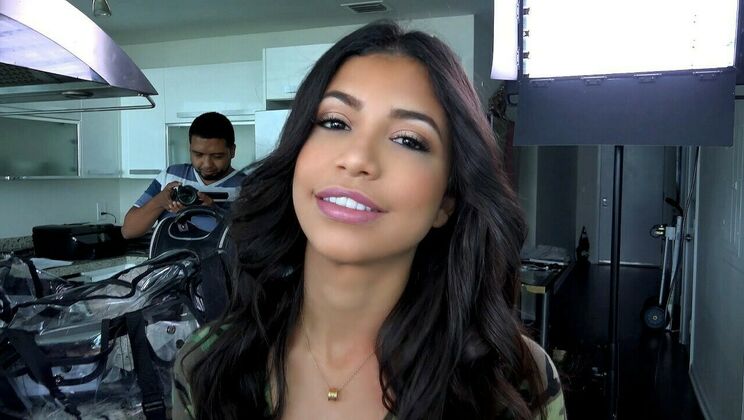 [TheSexScout] - Brunette Veronica Rodriguez's Amateur Blowjob - Veronica Rodriguez