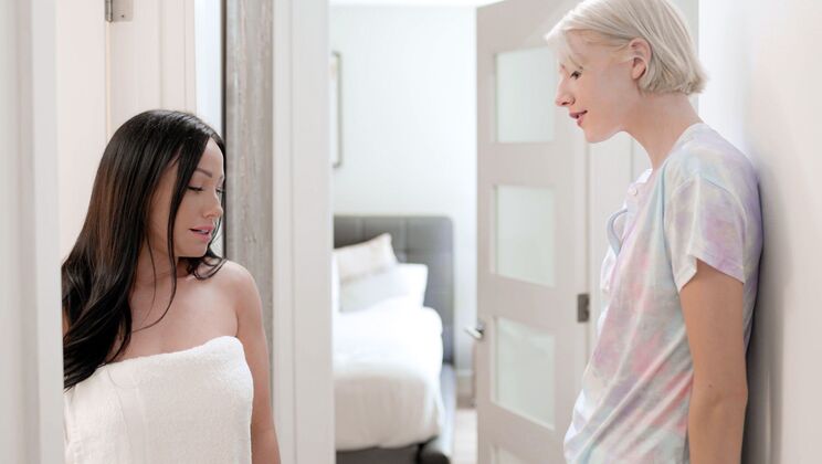 [Girlsway] - Pussy Licking and Fingering - Jennifer White and Lena Anderson - Jennifer White - Lena Anderson