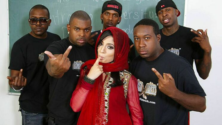 [BlacksonBlondes] - Brunette Nadia Ali Gets Facial - Rico Strong - Charlie Mac - Jon Jon - Nadia Ali - Jack Blaque