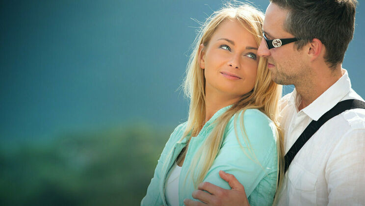 [SexArt] - Blonde Babe Ivana Sugar Outdoor Sex Adventure - Lutro - Ivana Sugar