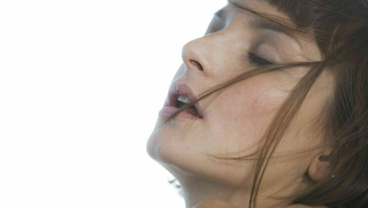 [SexArt] - Naked Flora in the Morning - Flora