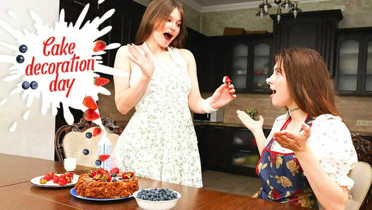 [ClubSweethearts] - Jane and Janyk: A Lesbian Cake Decorating Day