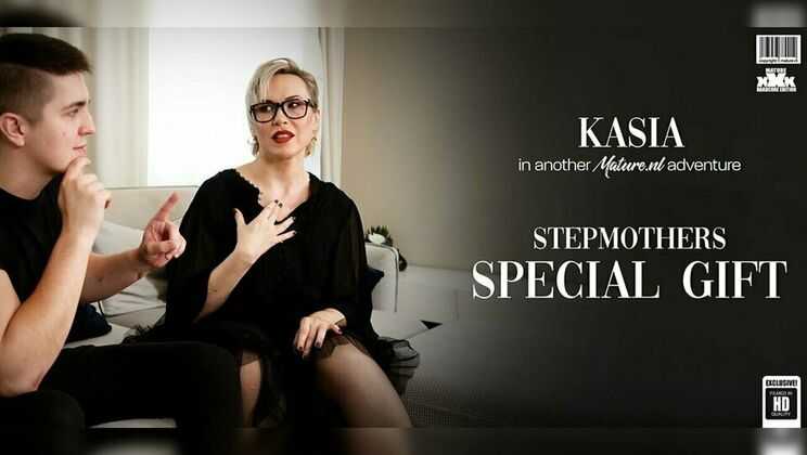 [Mature.nl] - Kasia, a Stunning Czech Mom, Has a Glasses and Stockings Session