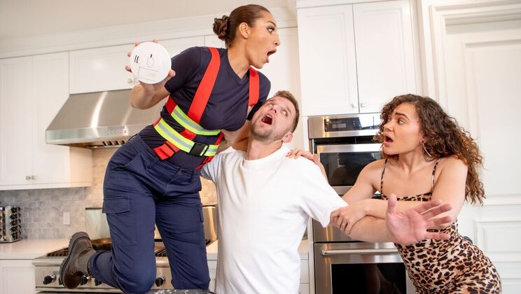 [Brazzers] - Cowgirl and Reverse Cowgirl with Bella Rolland - Vince Karter - Bella Rolland