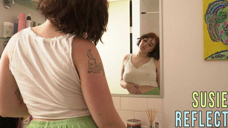 [GirlsOutWest] - Australian Babe Susie Reflects in the Shower - Susie