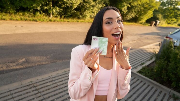 Colombian Cutie Gets Cumshot on Face