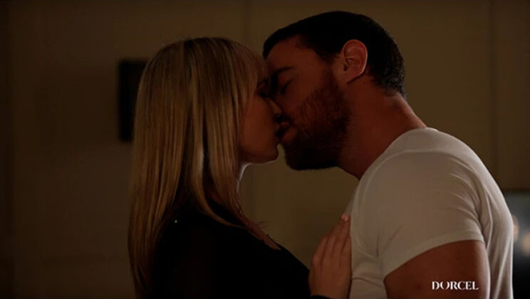 [DorcelClub] - Lilly's Hairy Candaulism Adventure - Lilly Bell - James Duval