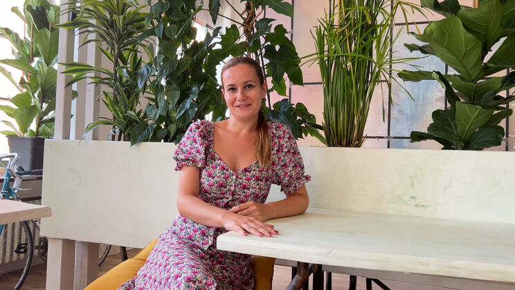 [Ersties] - Domino's Hot Hookup (Ersties Staff Pick) - Domino (Ersties) - Serafina (Ersties)