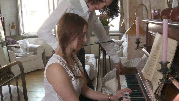 Lolo & Rococo: Doggystyle Action