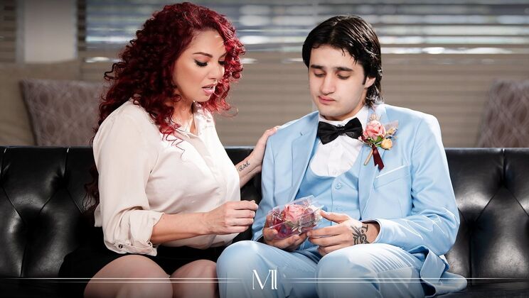 Tattooed MILF Kiki D'Aire Loves Cumshot on Tits