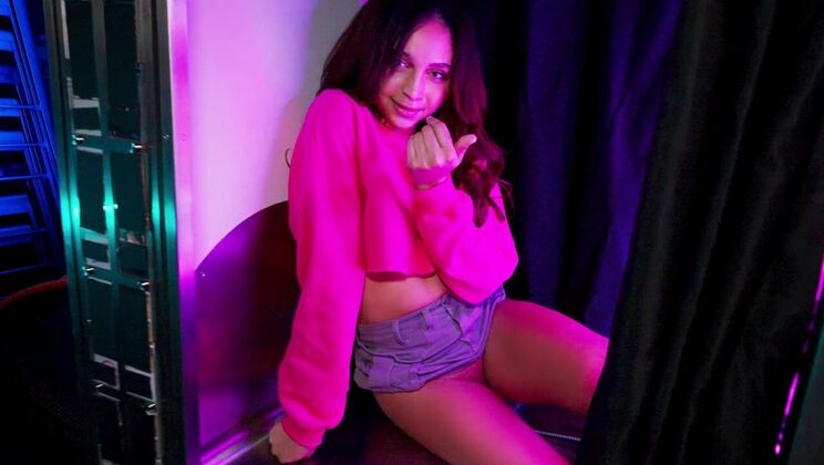 [He'sGotRizz] - Underboob and B-Ball Blowjob