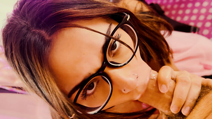 Ryan Madison Gives Young Kaia a Creamy Load